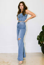Load image into Gallery viewer, Distressed Wide Fit Jeans