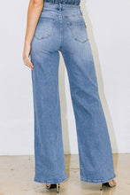 Load image into Gallery viewer, Distressed Wide Fit Jeans